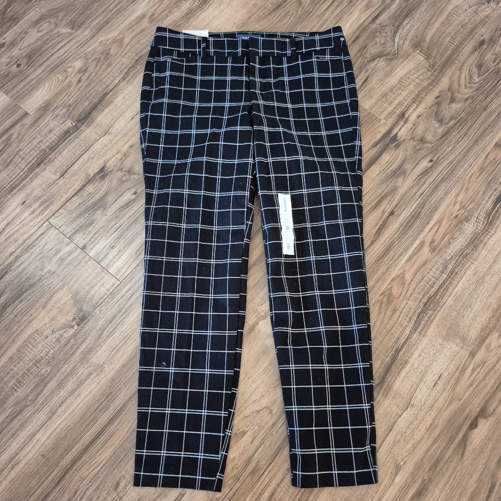NWT Old Navy Pixie Mid Rise Ankle Pants Size 8